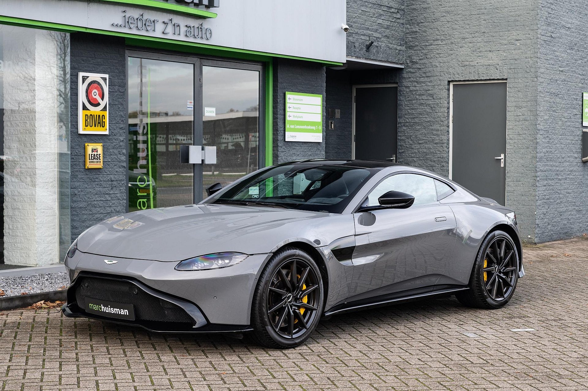 Aston Martin Vantage 
