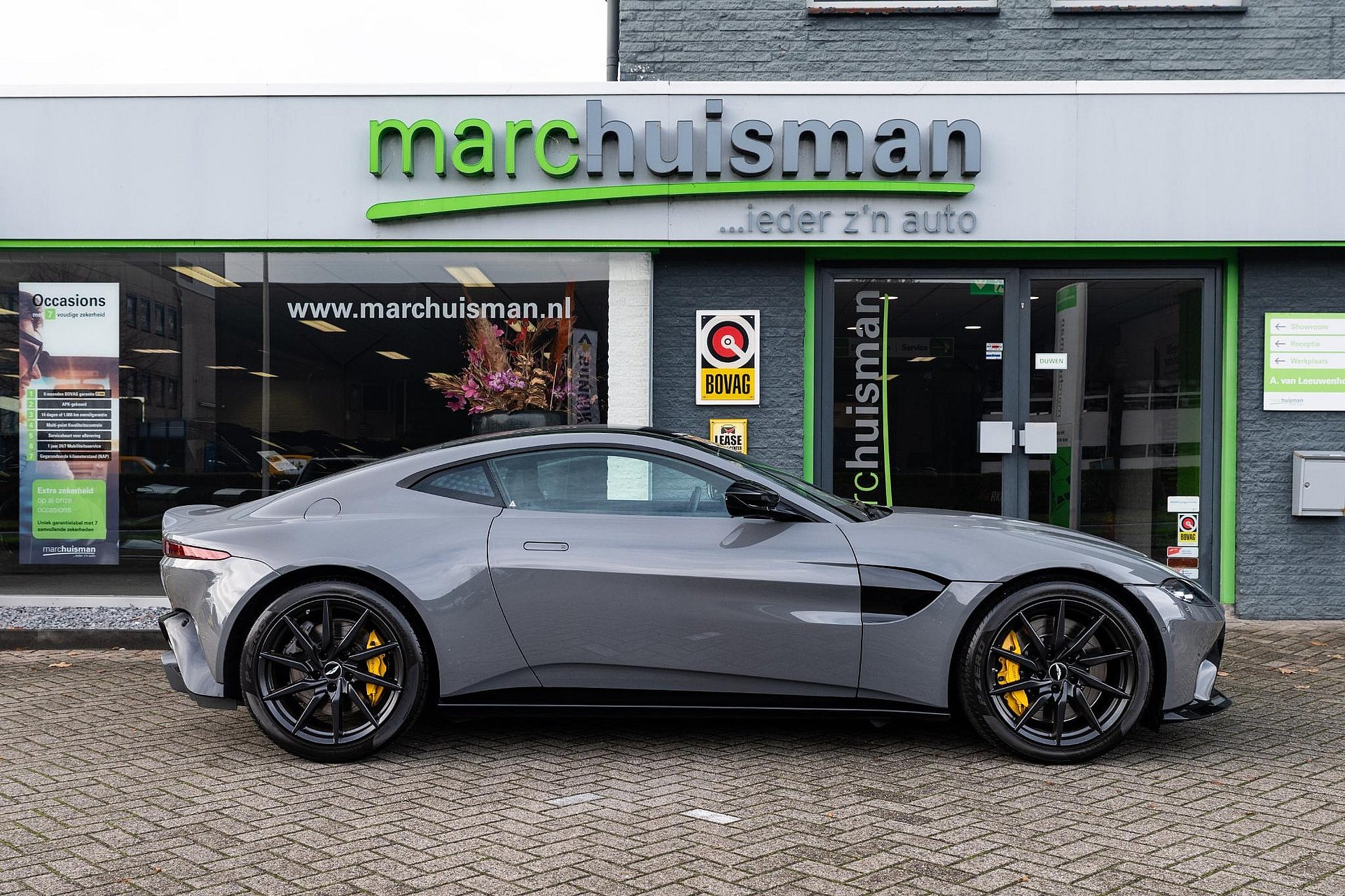 Aston Martin Vantage 