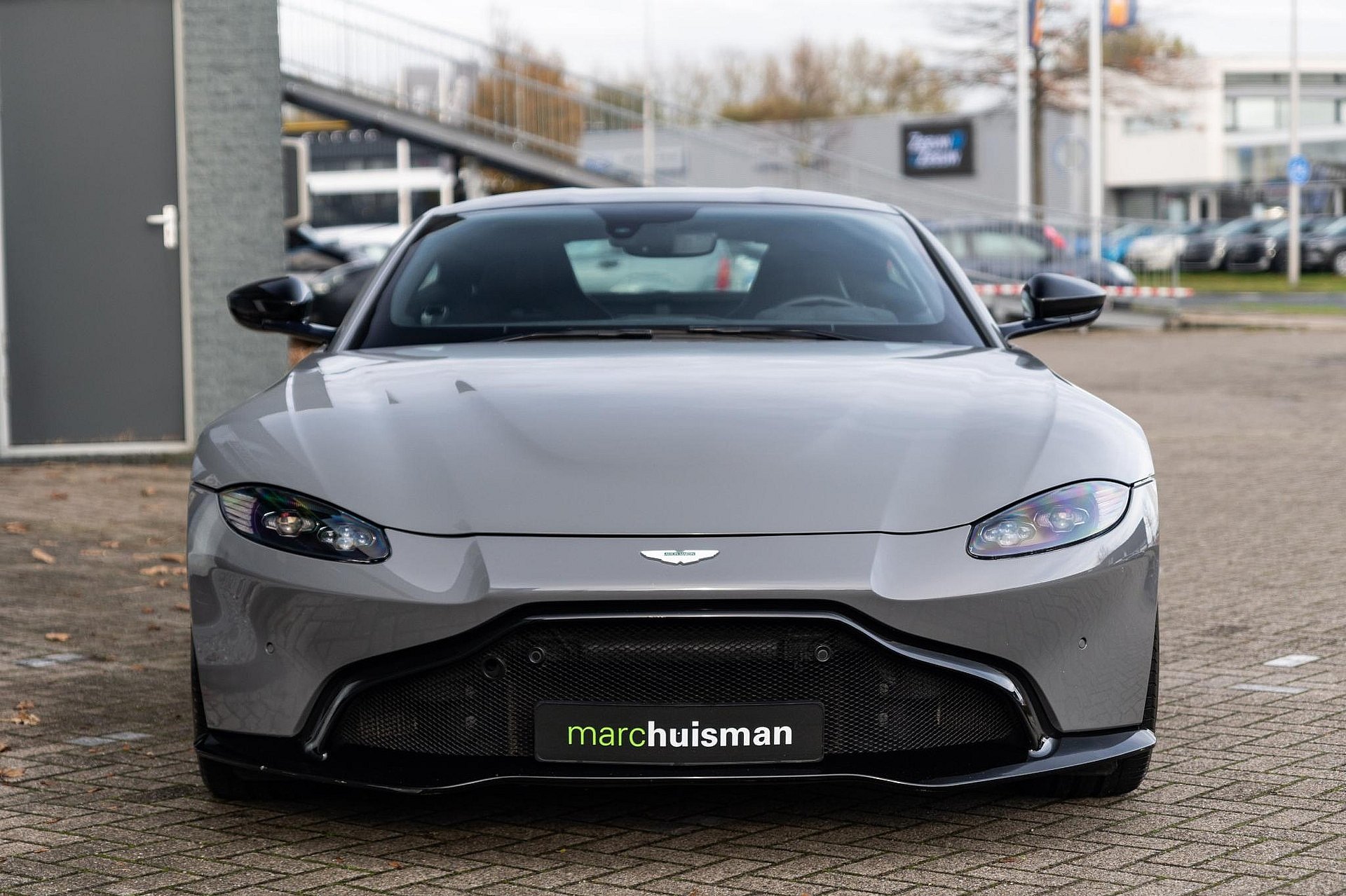 Aston Martin Vantage 