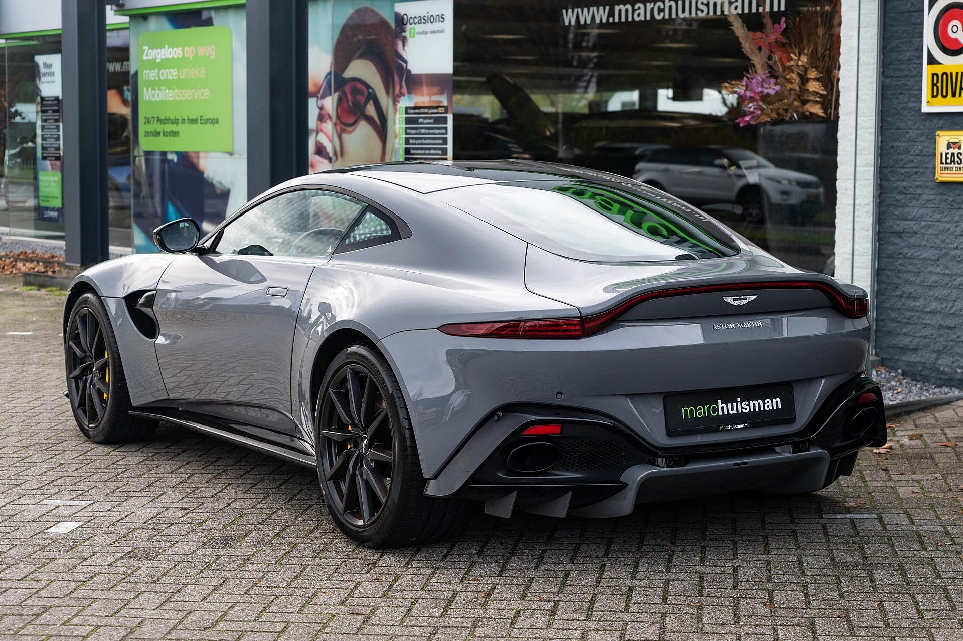 Aston Martin Vantage 