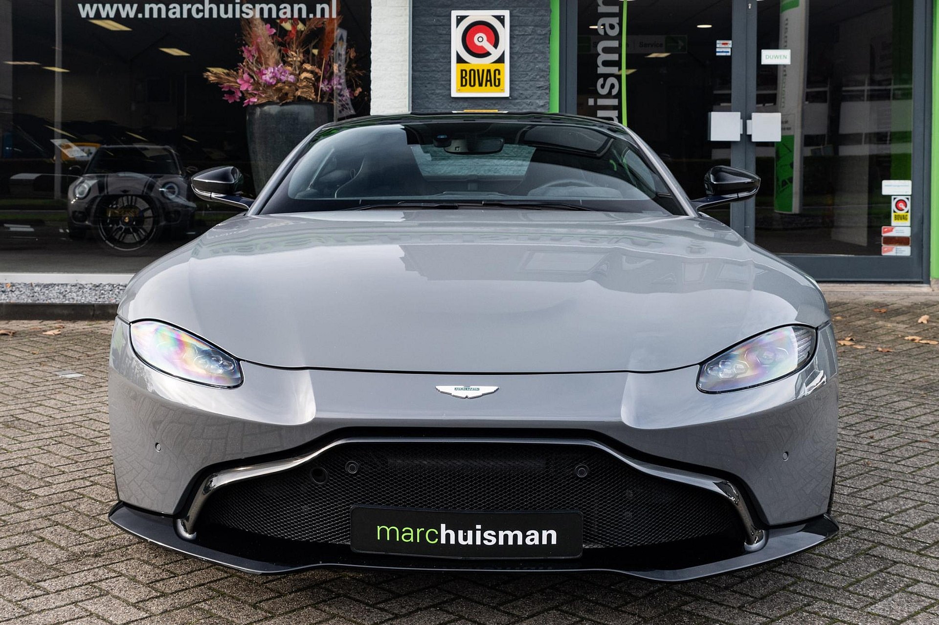 Aston Martin Vantage 