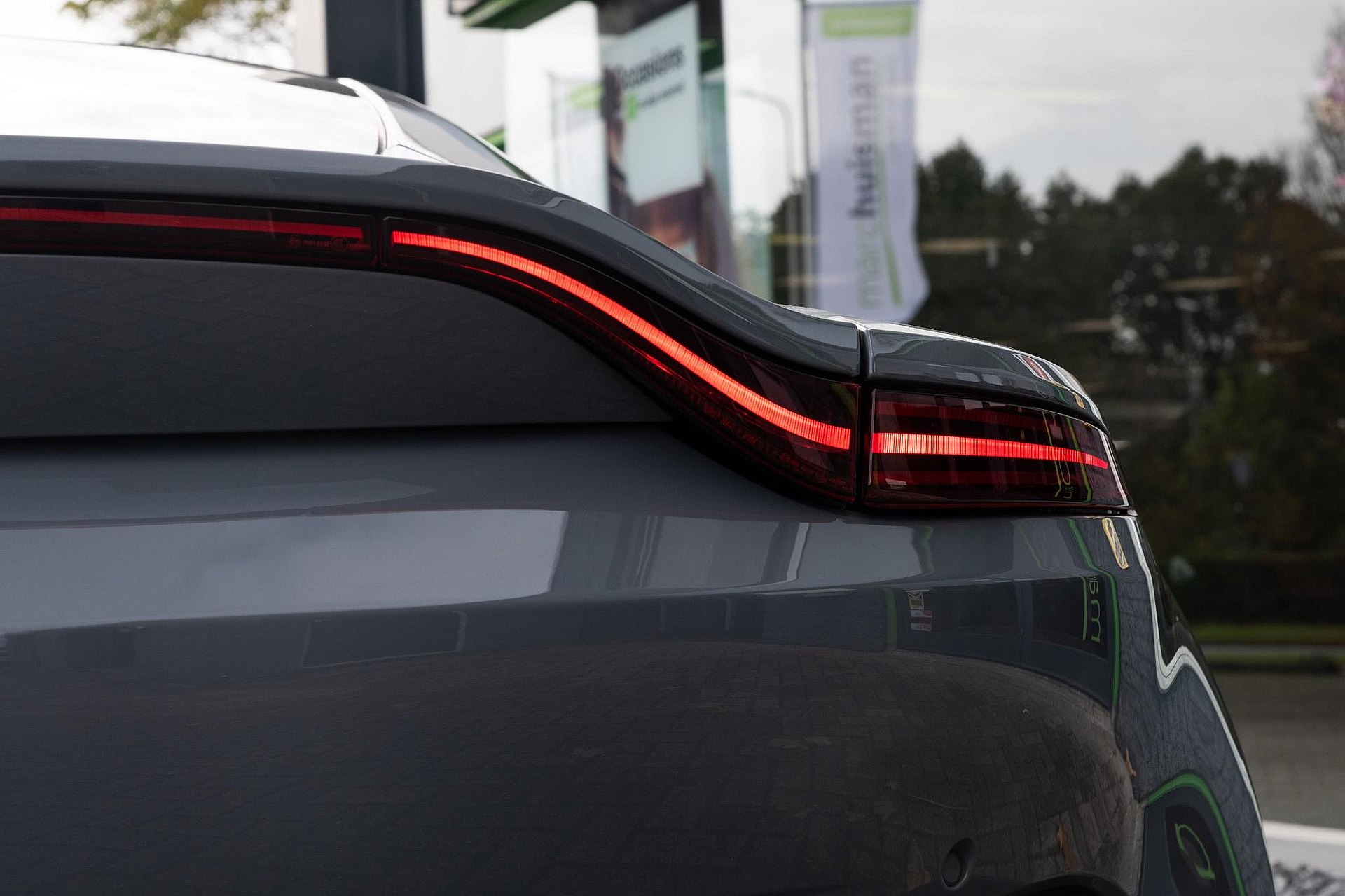 Aston Martin Vantage 