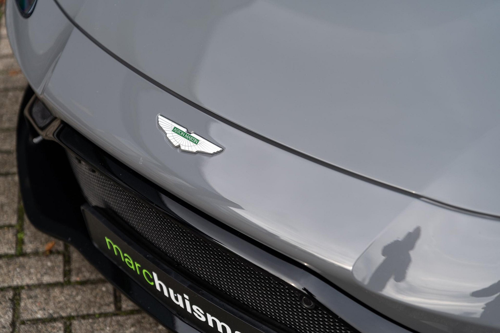 Aston Martin Vantage 