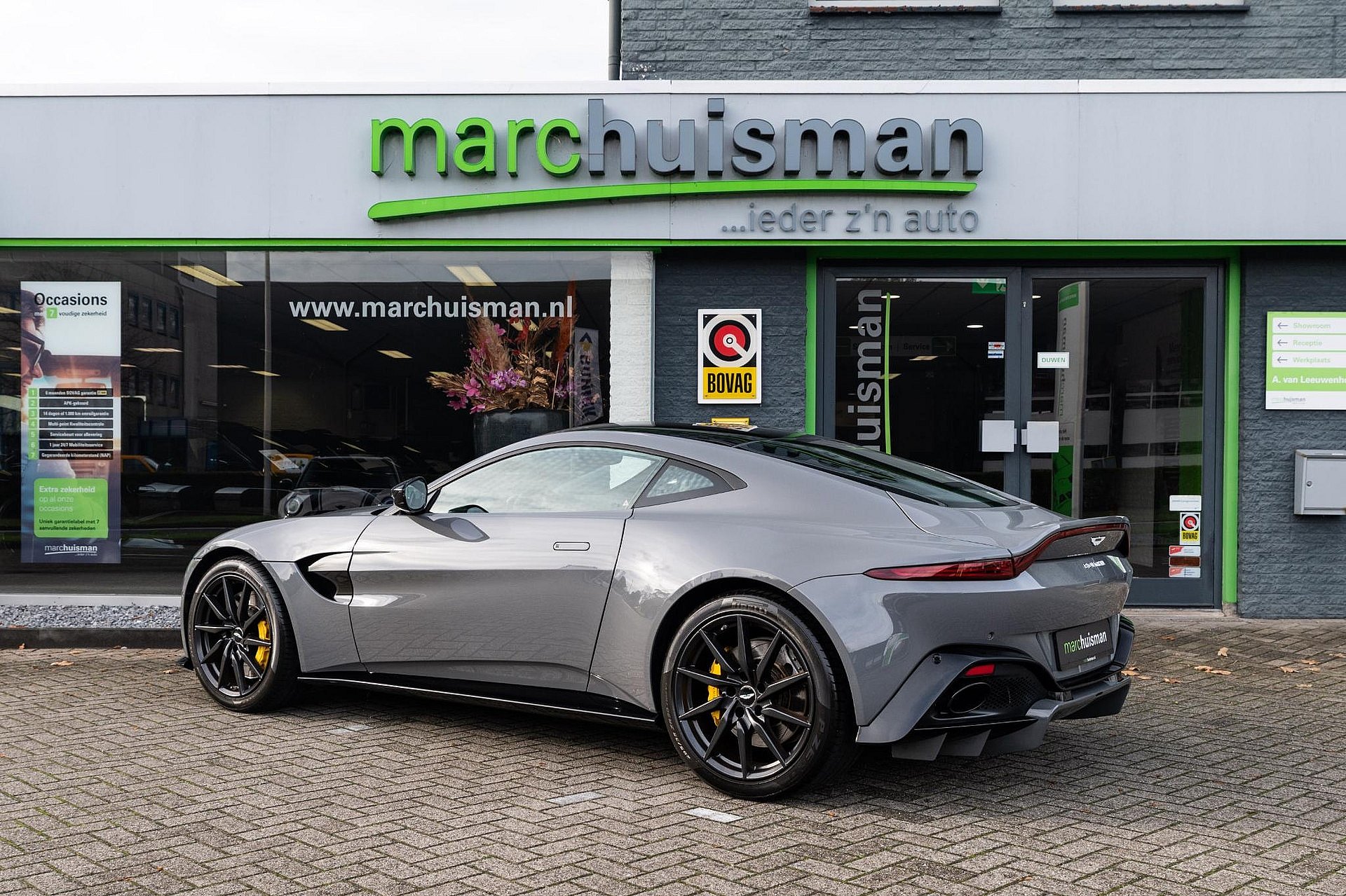 Aston Martin Vantage 