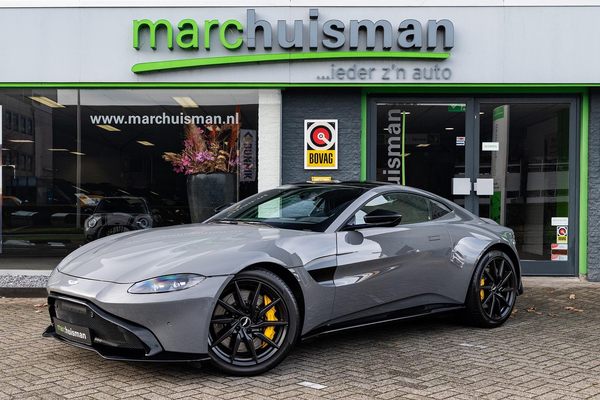 Aston Martin Vantage 