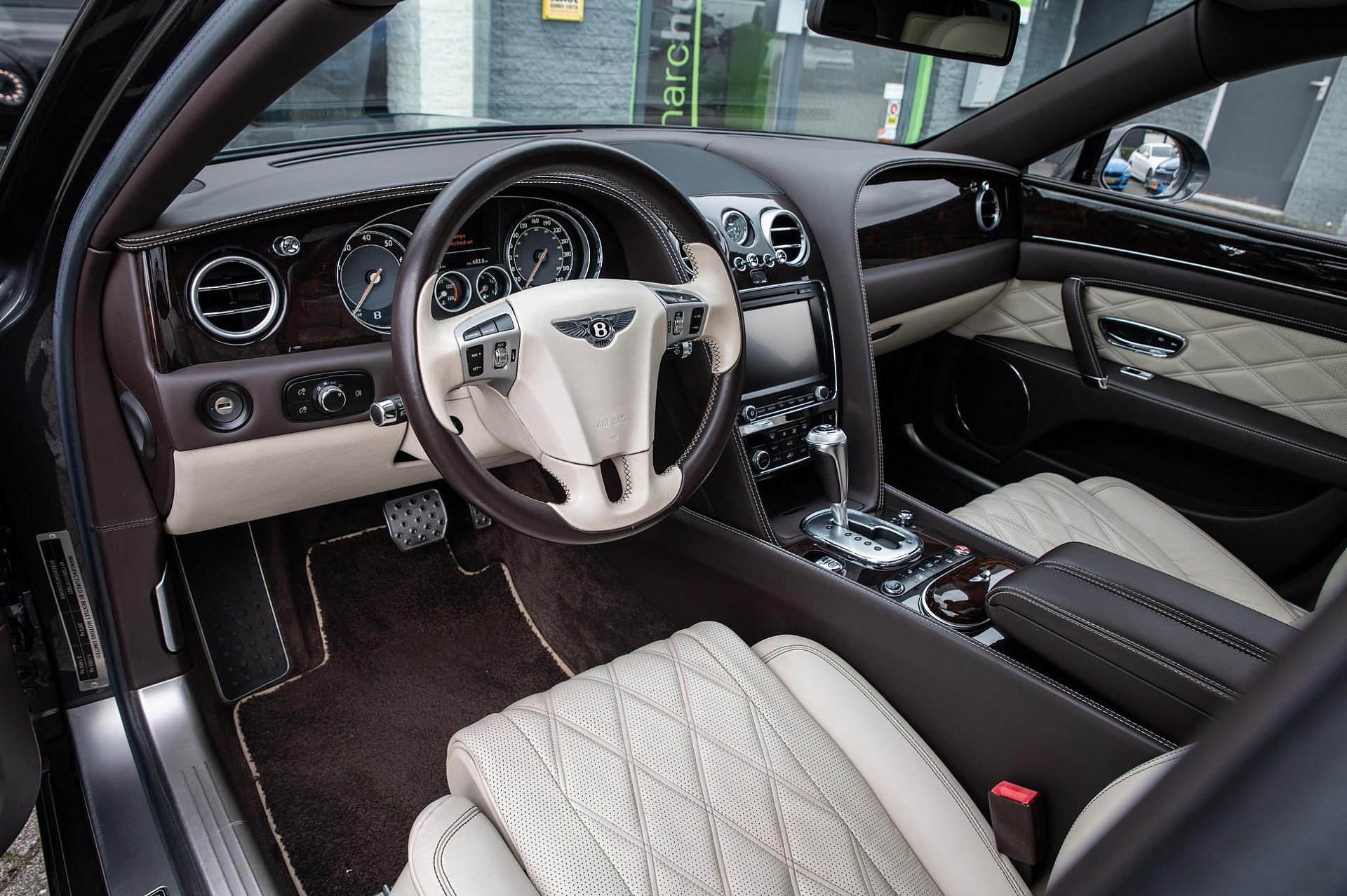 Bentley Flying Spur 