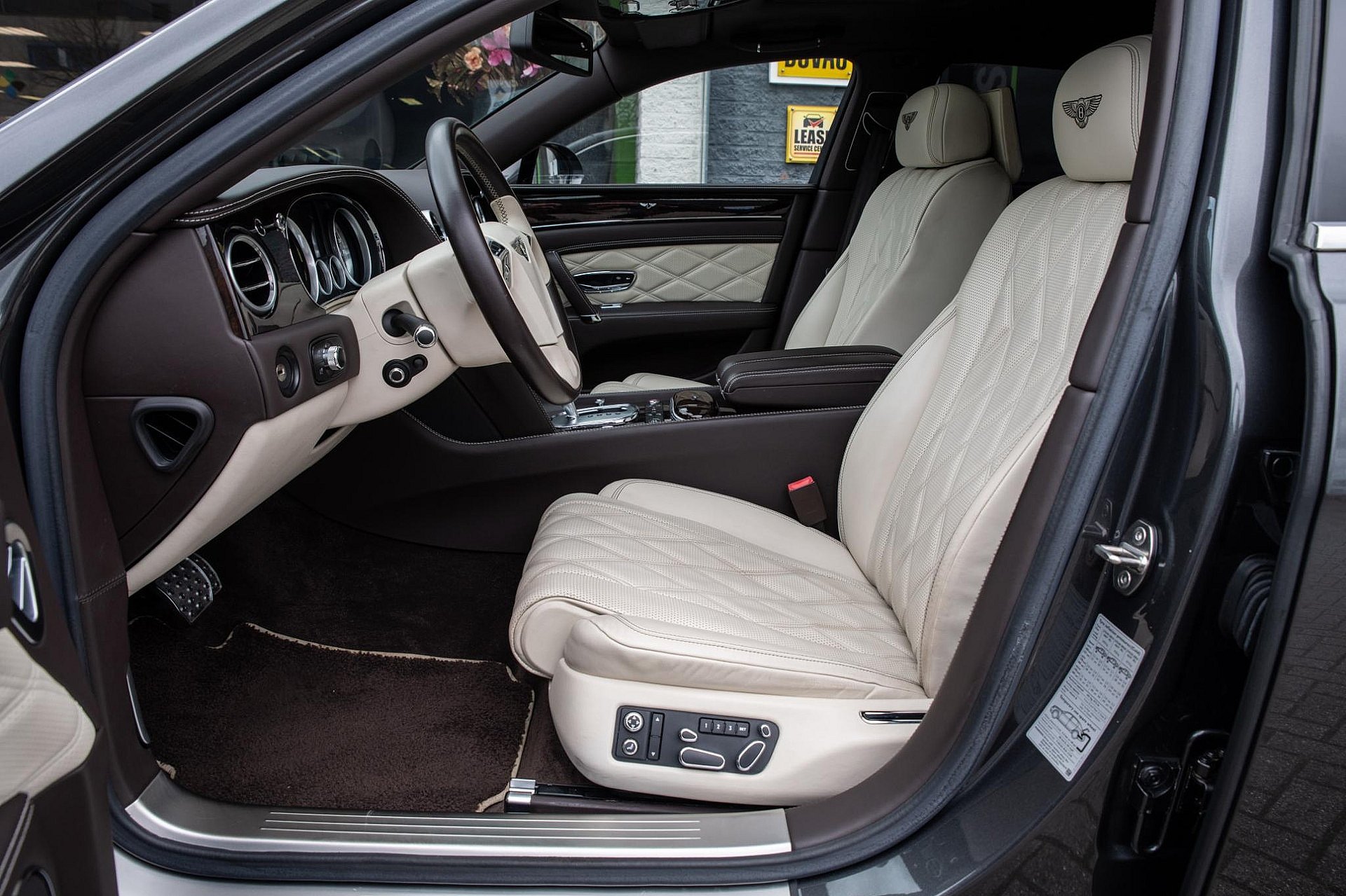 Bentley Flying Spur 