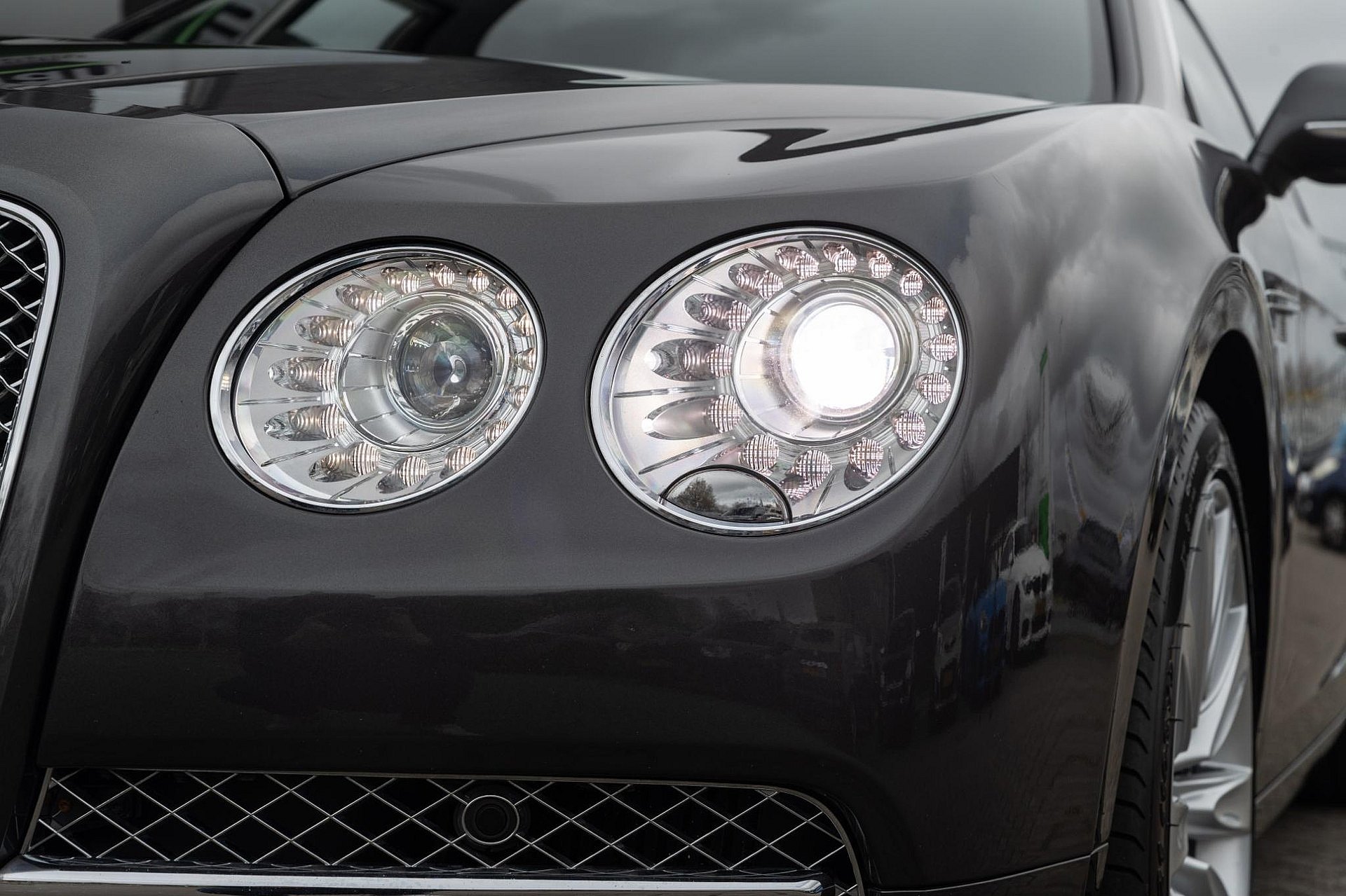 Bentley Flying Spur 