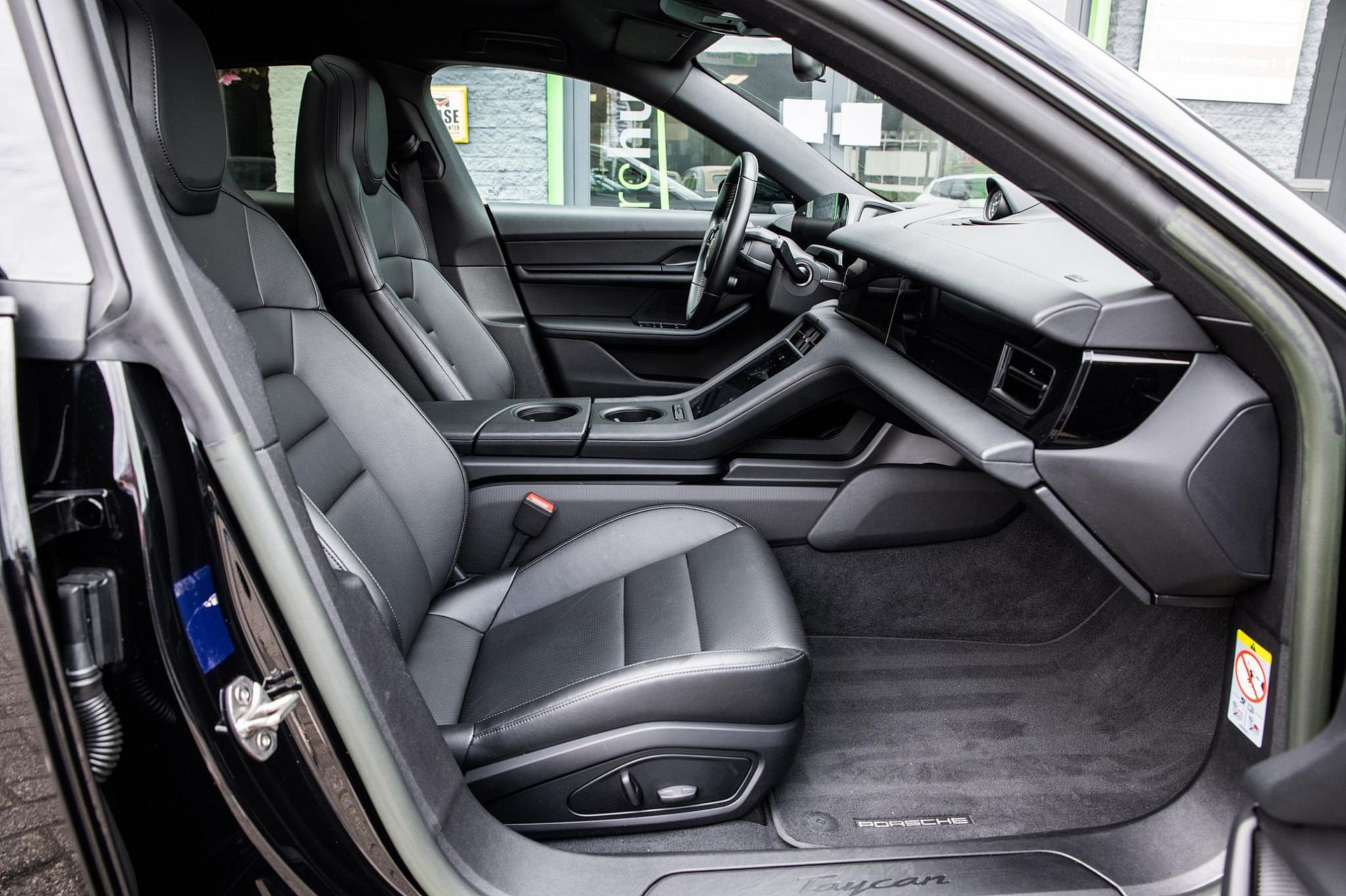 Porsche Taycan Sport Turismo 