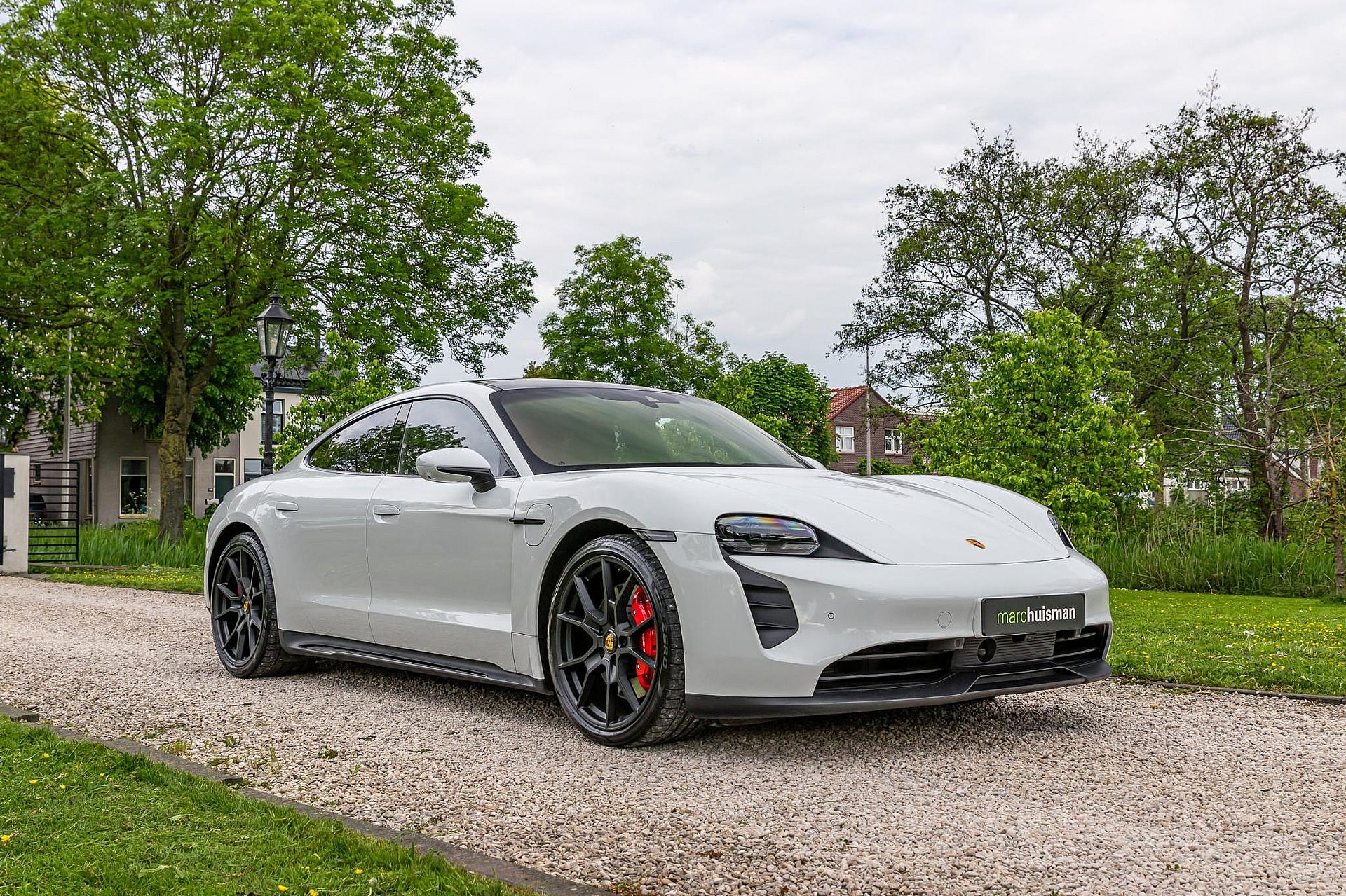 Porsche Taycan 