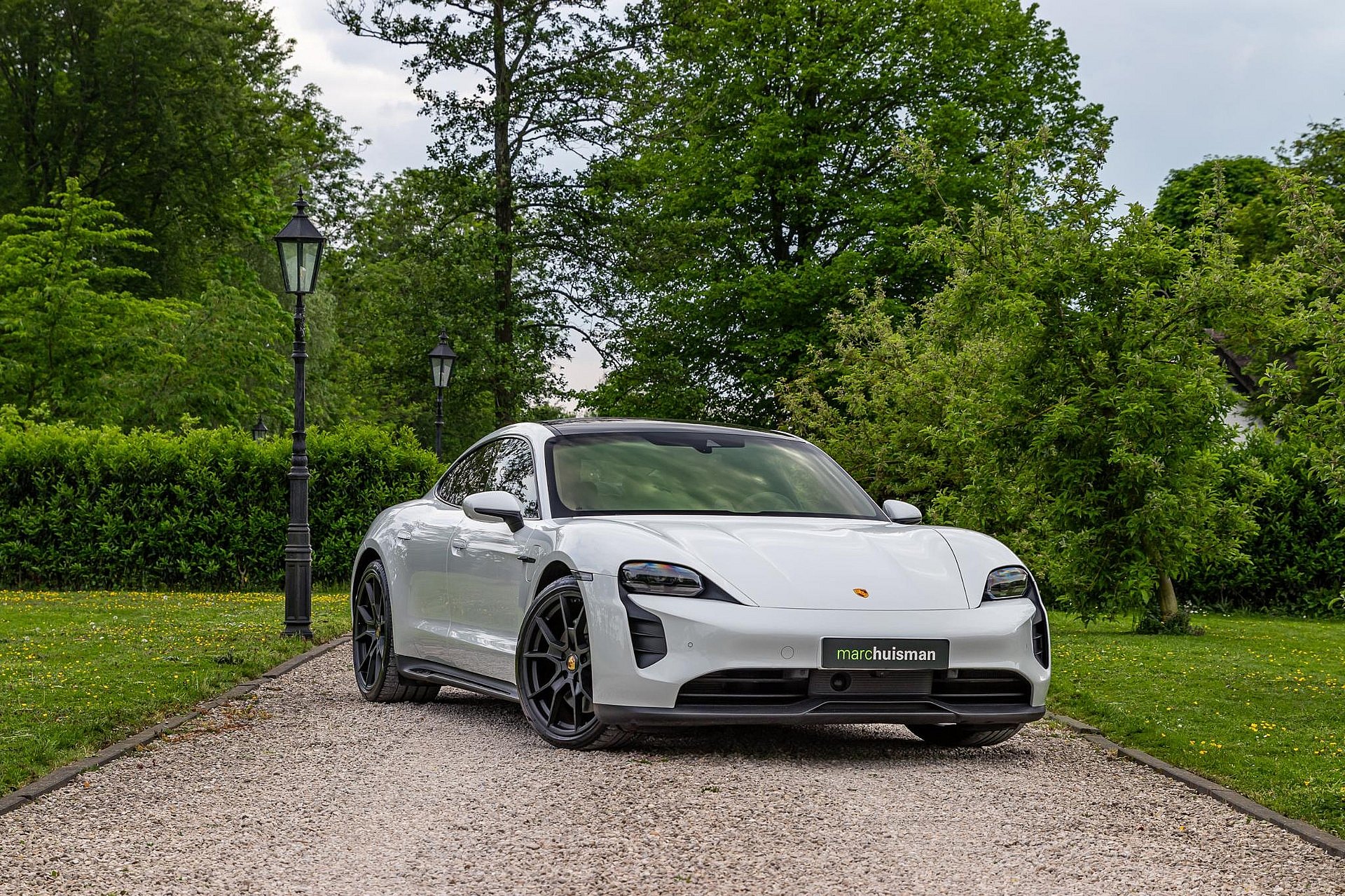 Porsche Taycan 