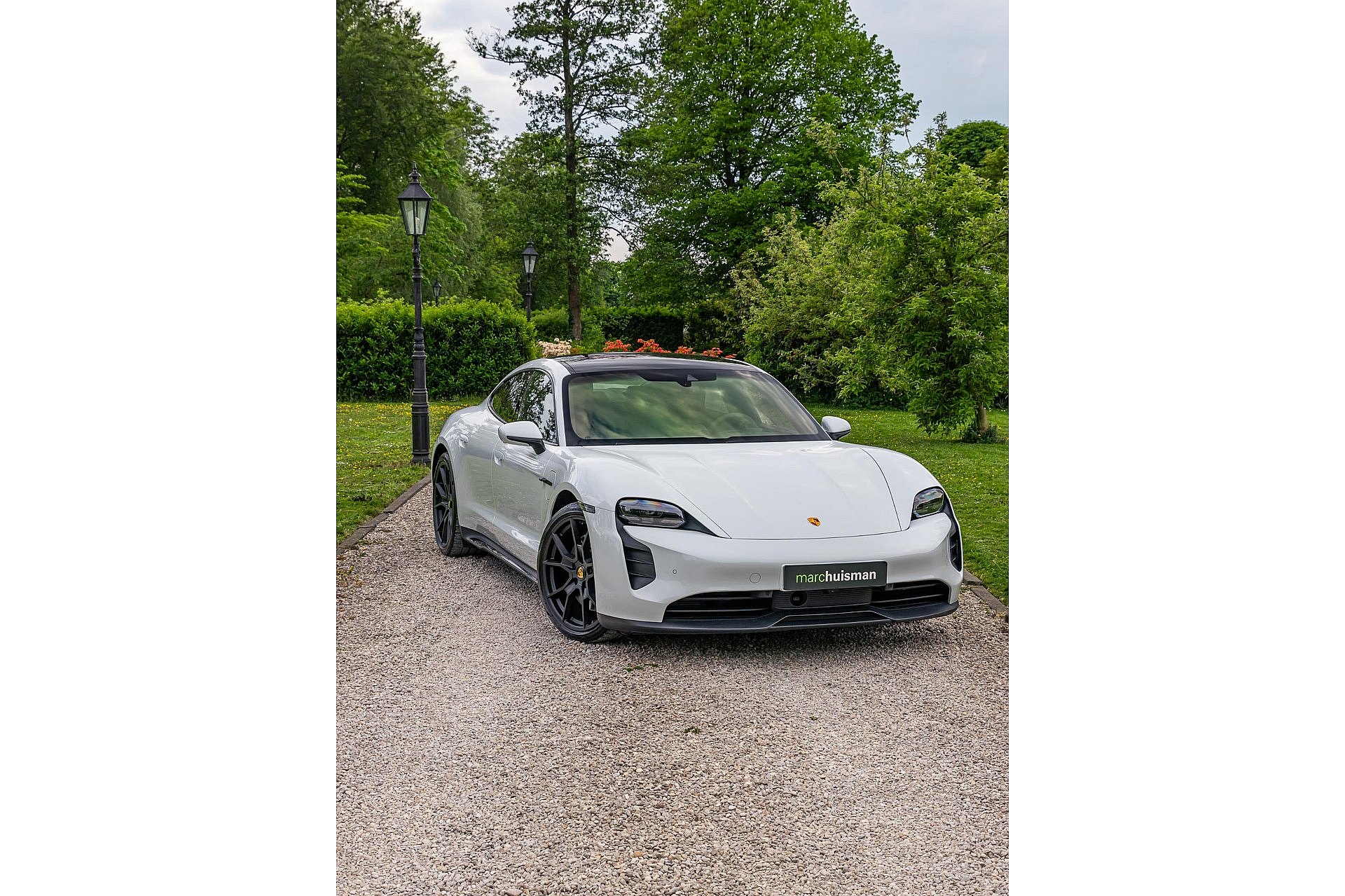 Porsche Taycan 
