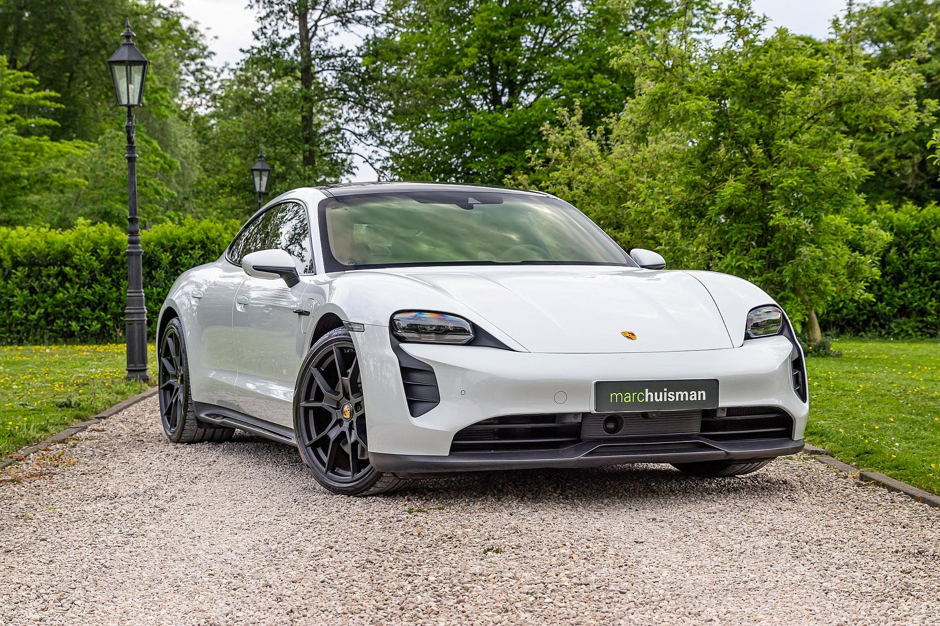 Porsche Taycan 