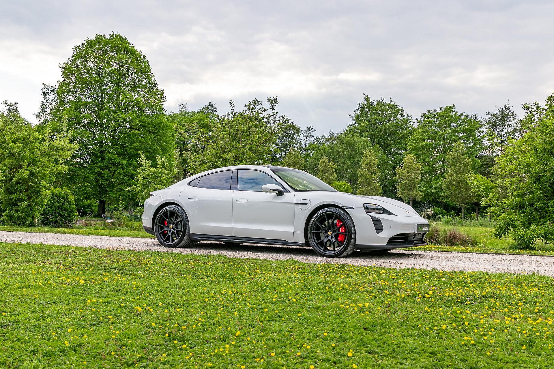 Porsche Taycan 