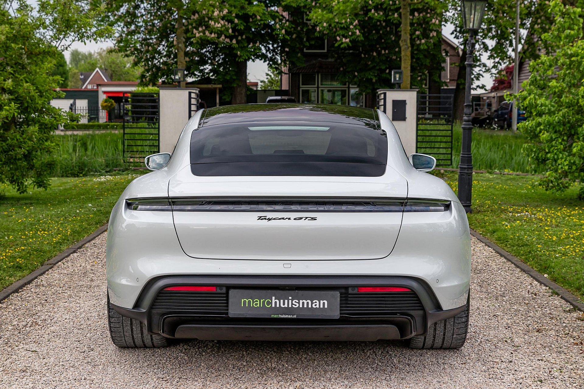 Porsche Taycan 