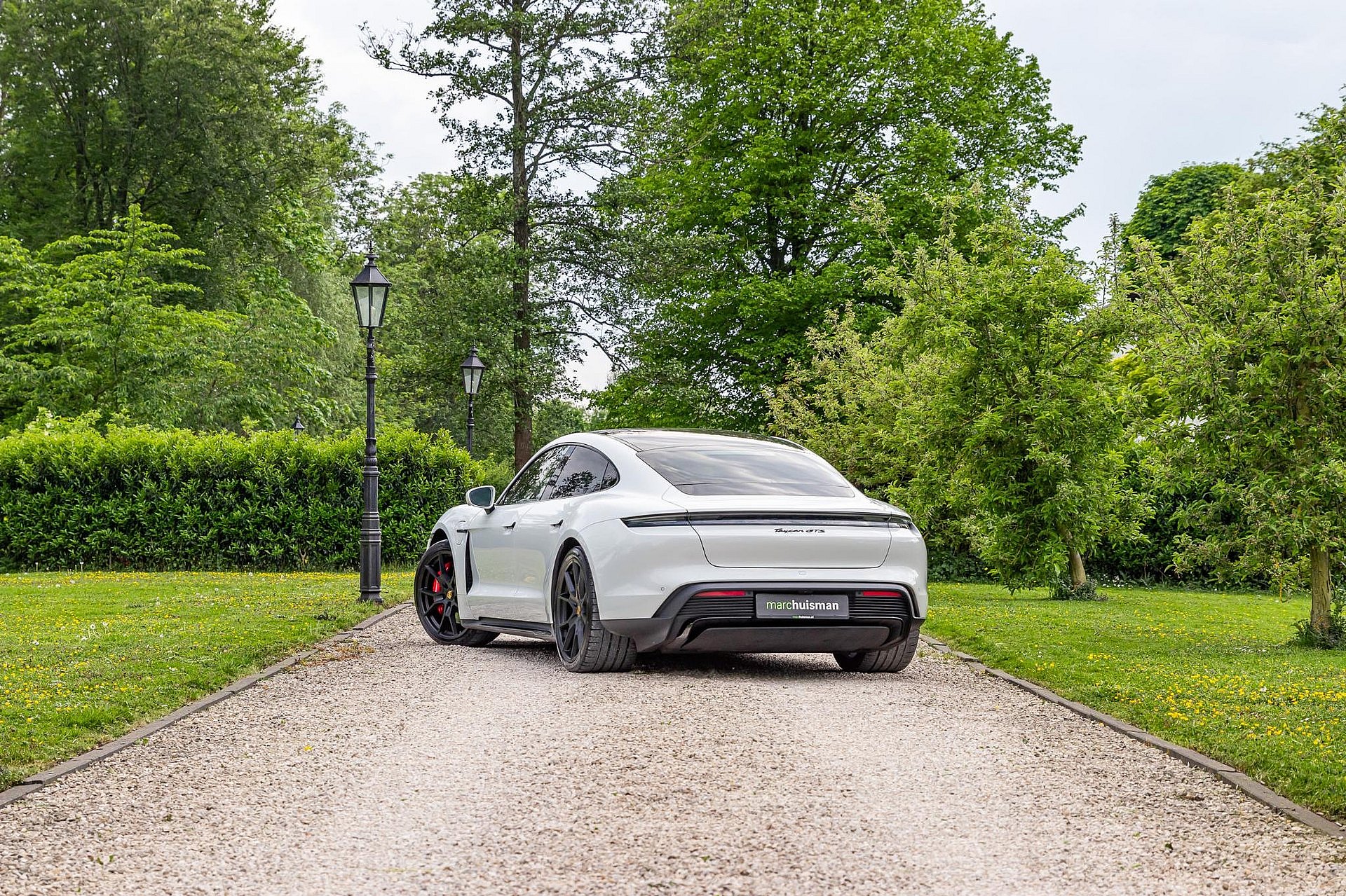 Porsche Taycan 