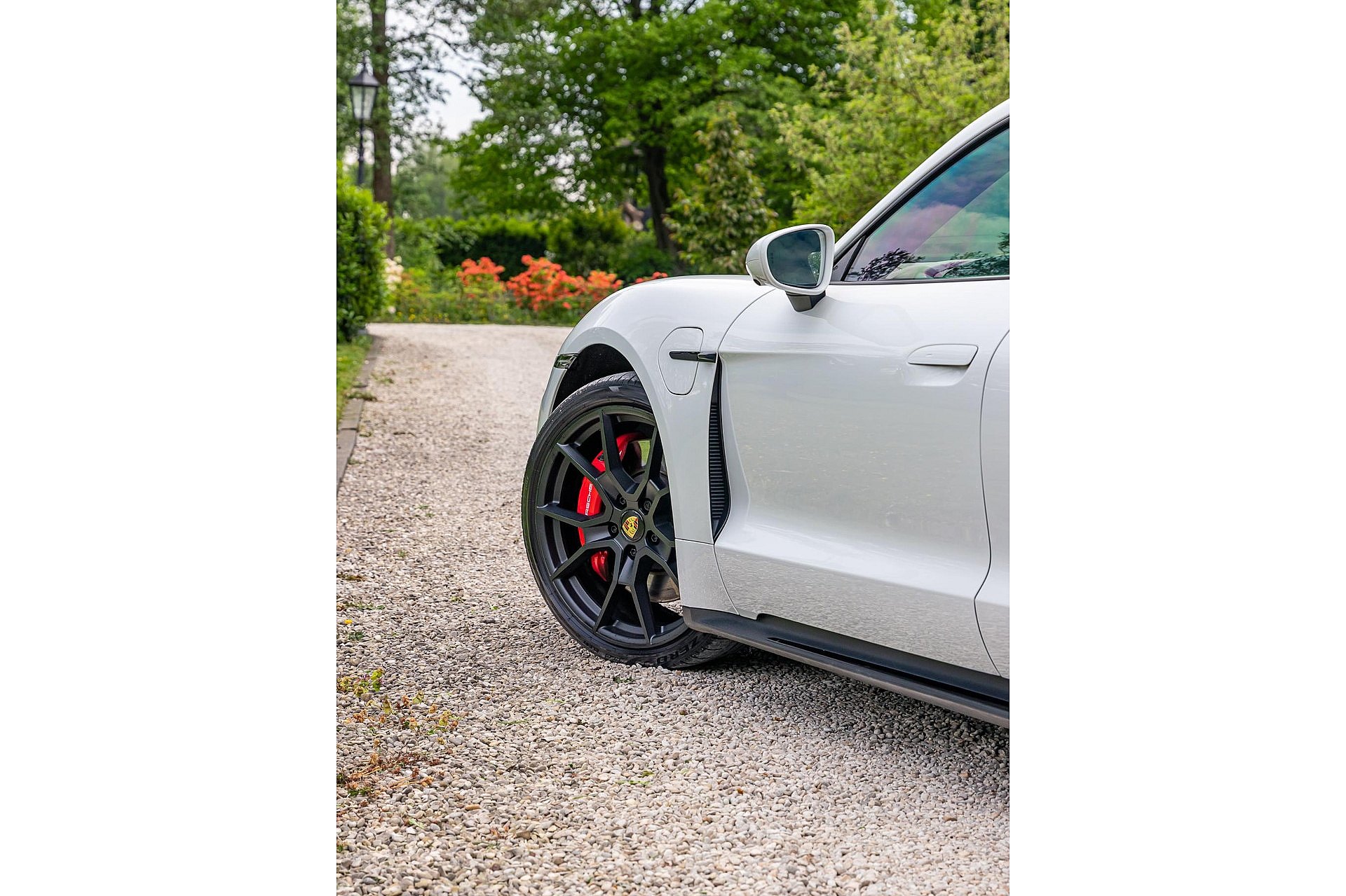 Porsche Taycan 