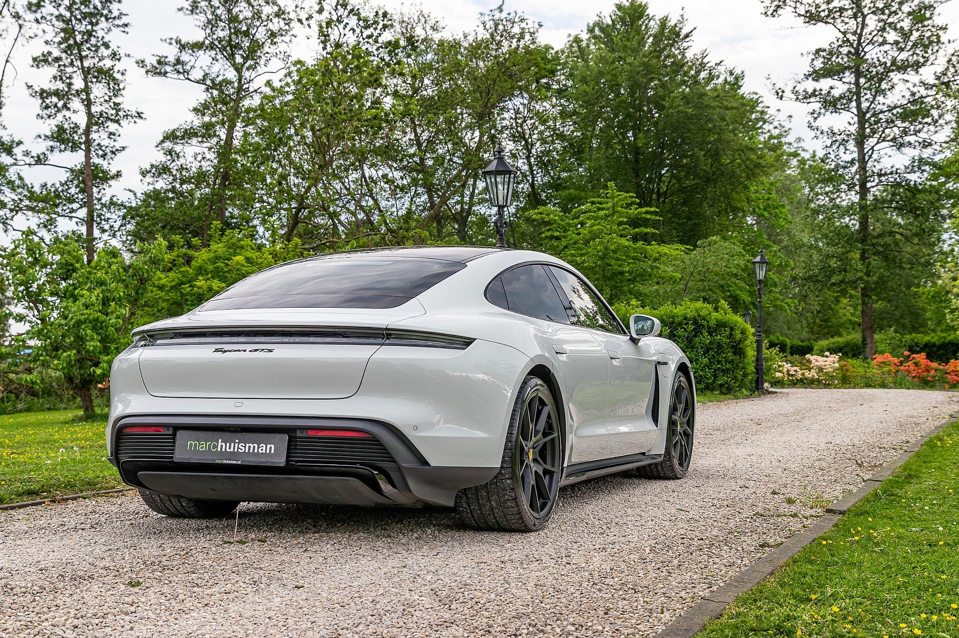 Porsche Taycan 
